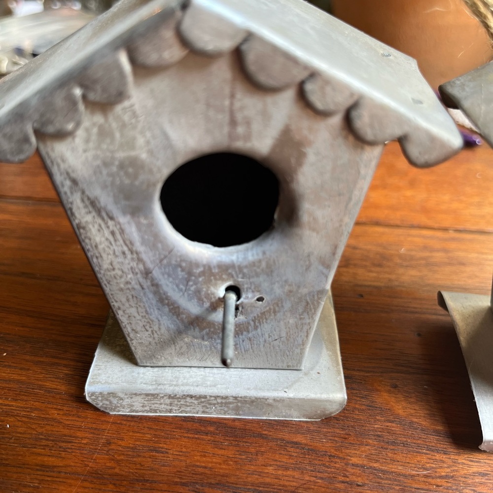 Tin sweet bird houses use as ornaments, decorating a mantle, bookshelf, or hang! - Picture 7 of 8